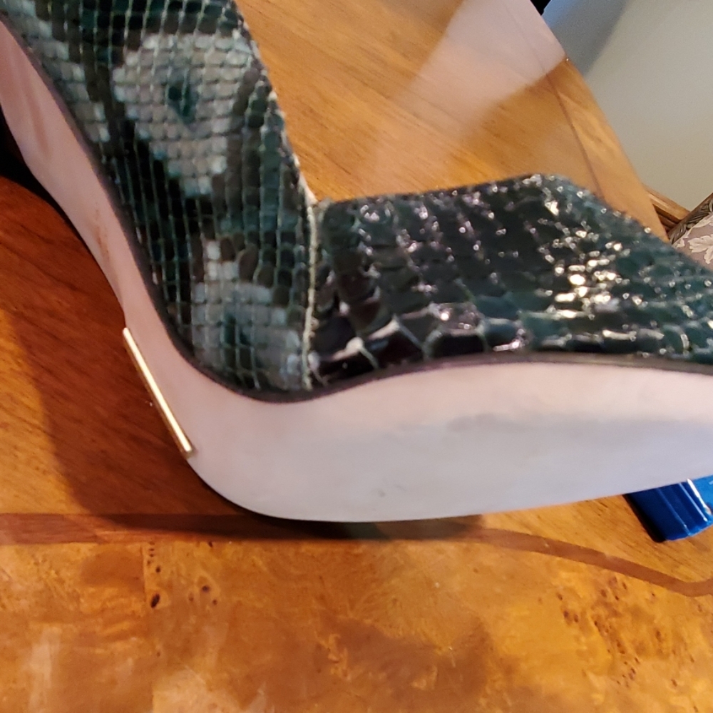 NEW Max Martin snakeskin heels - Picture 5 of 7